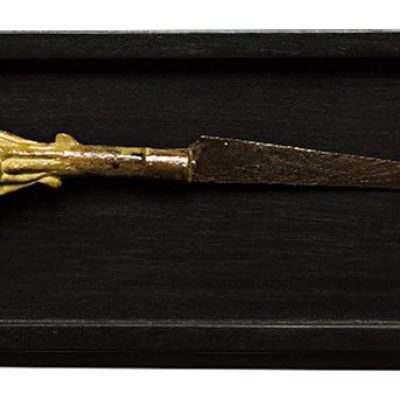 Dagger on tray 1-Pala