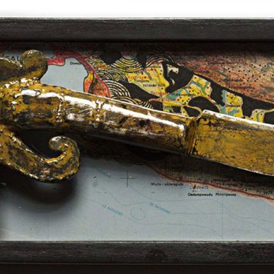 Dagger on tray 2-Pala-Pala